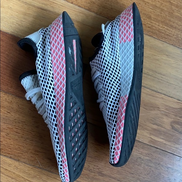 ADIDAS LADIES SHOES SIZE US8.5 - Picture 5 of 6